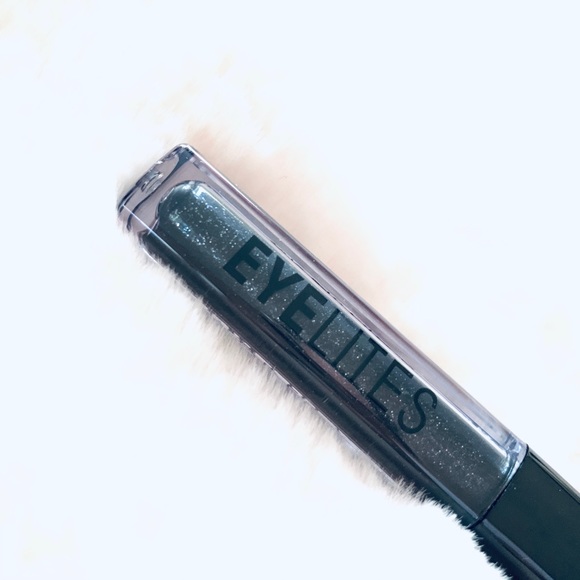 MODEL CO Eyelites Metallic Eyeshadow in Granite - Picture 5 of 5
